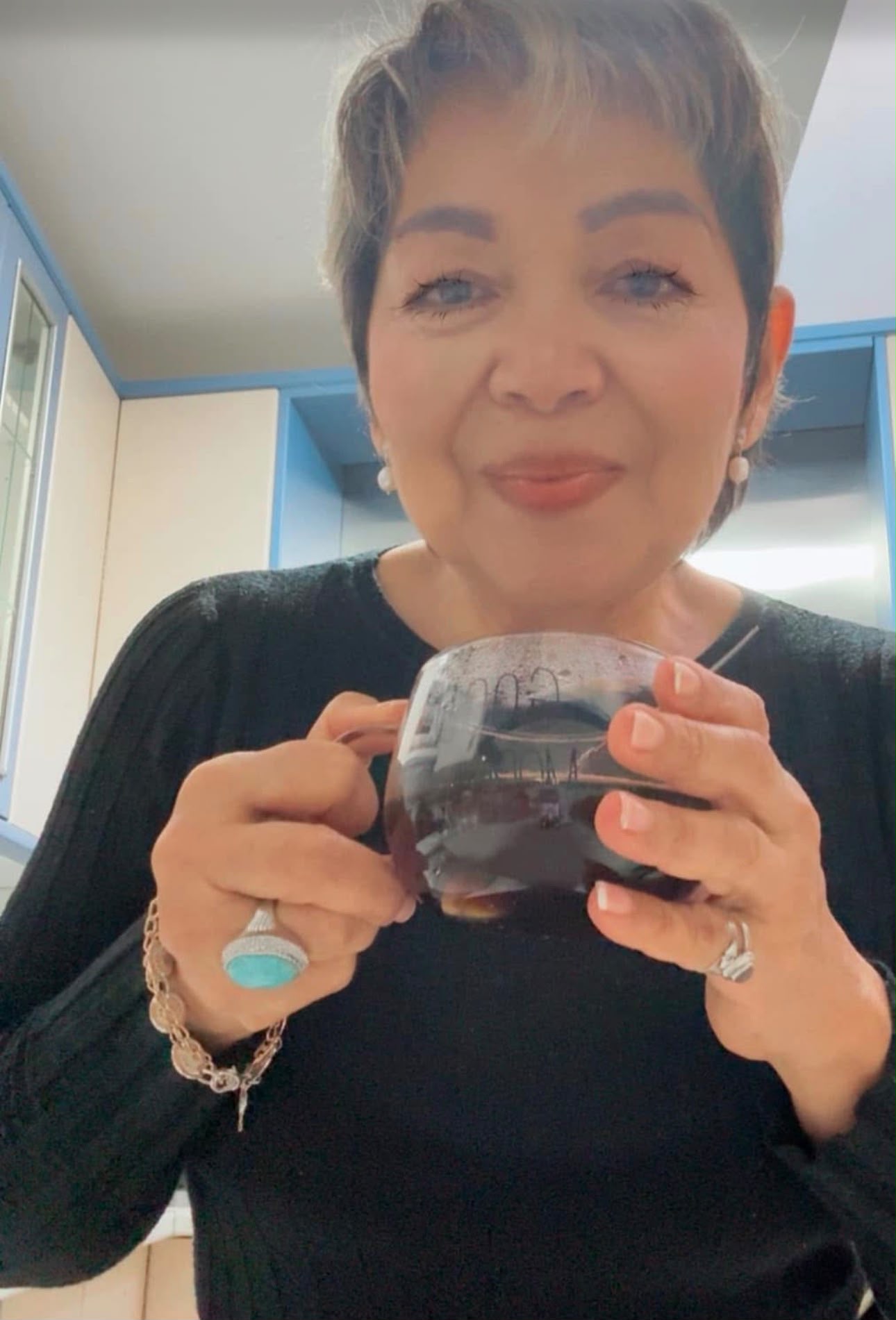 Jacqueline Viteri con su café